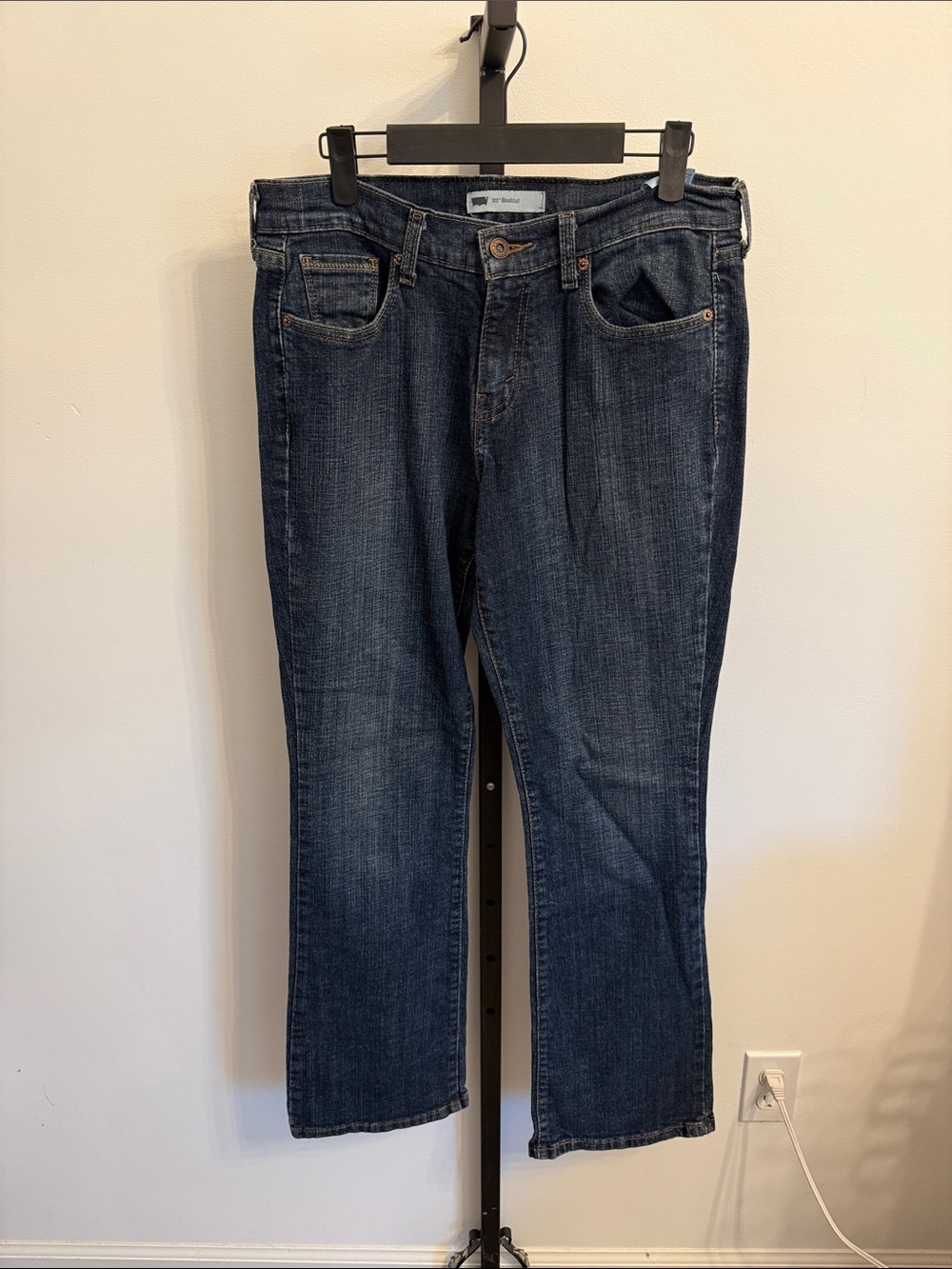 Levi's women’s Dark Blue Boot-Cut Jeans 29 x32